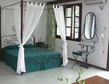 Hotell Esperides 3*